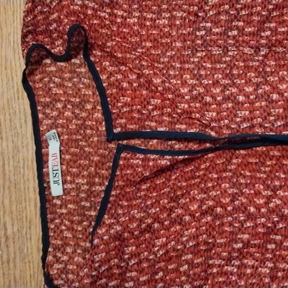 Women's Blouse - Picture 2 of 4